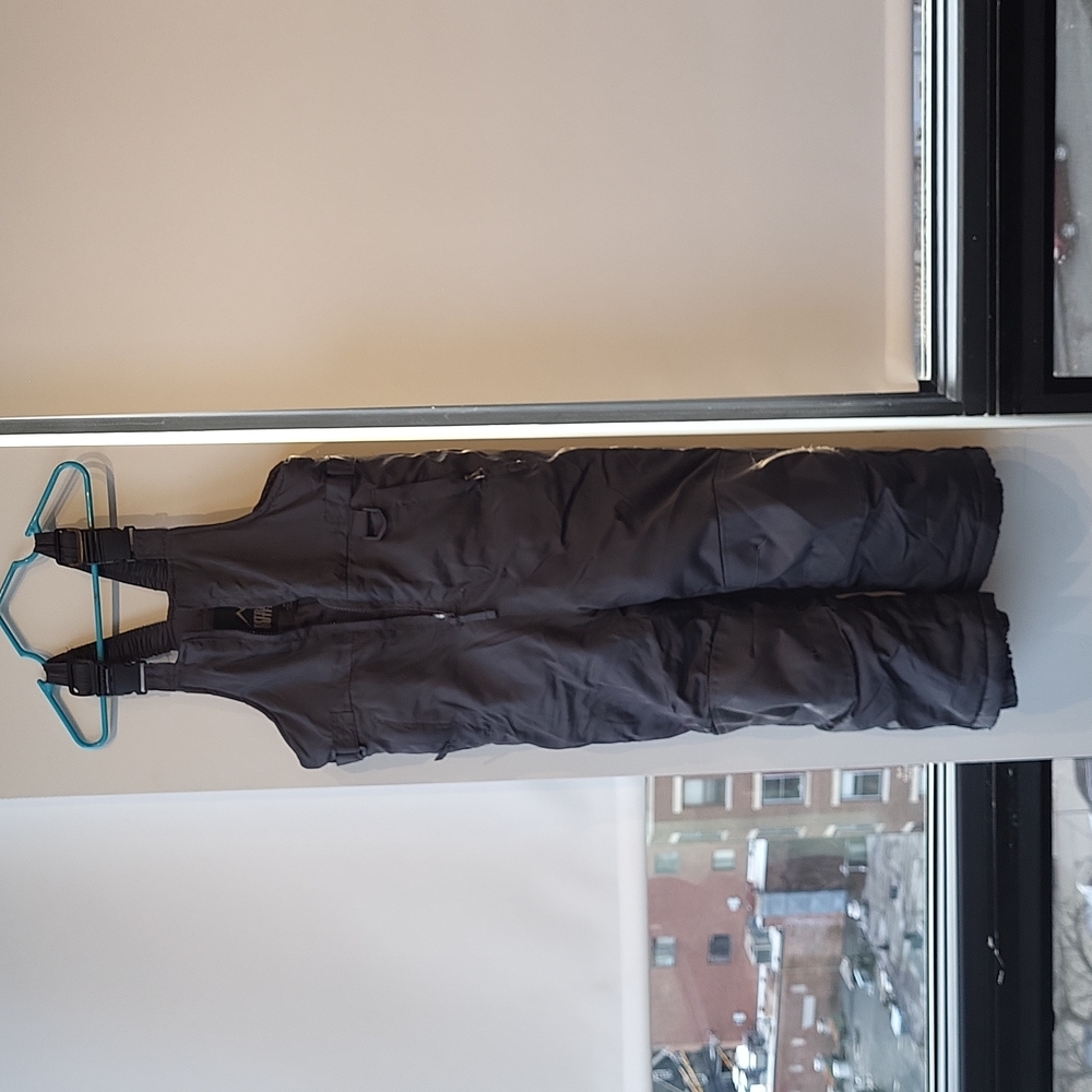 Snowpants with bib